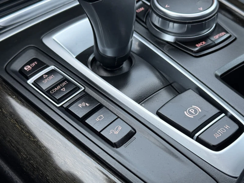 BMW X5 xDrive* АвтоКредит* (ЦЕНА ДО БГ), снимка 14 - Автомобили и джипове - 53480158