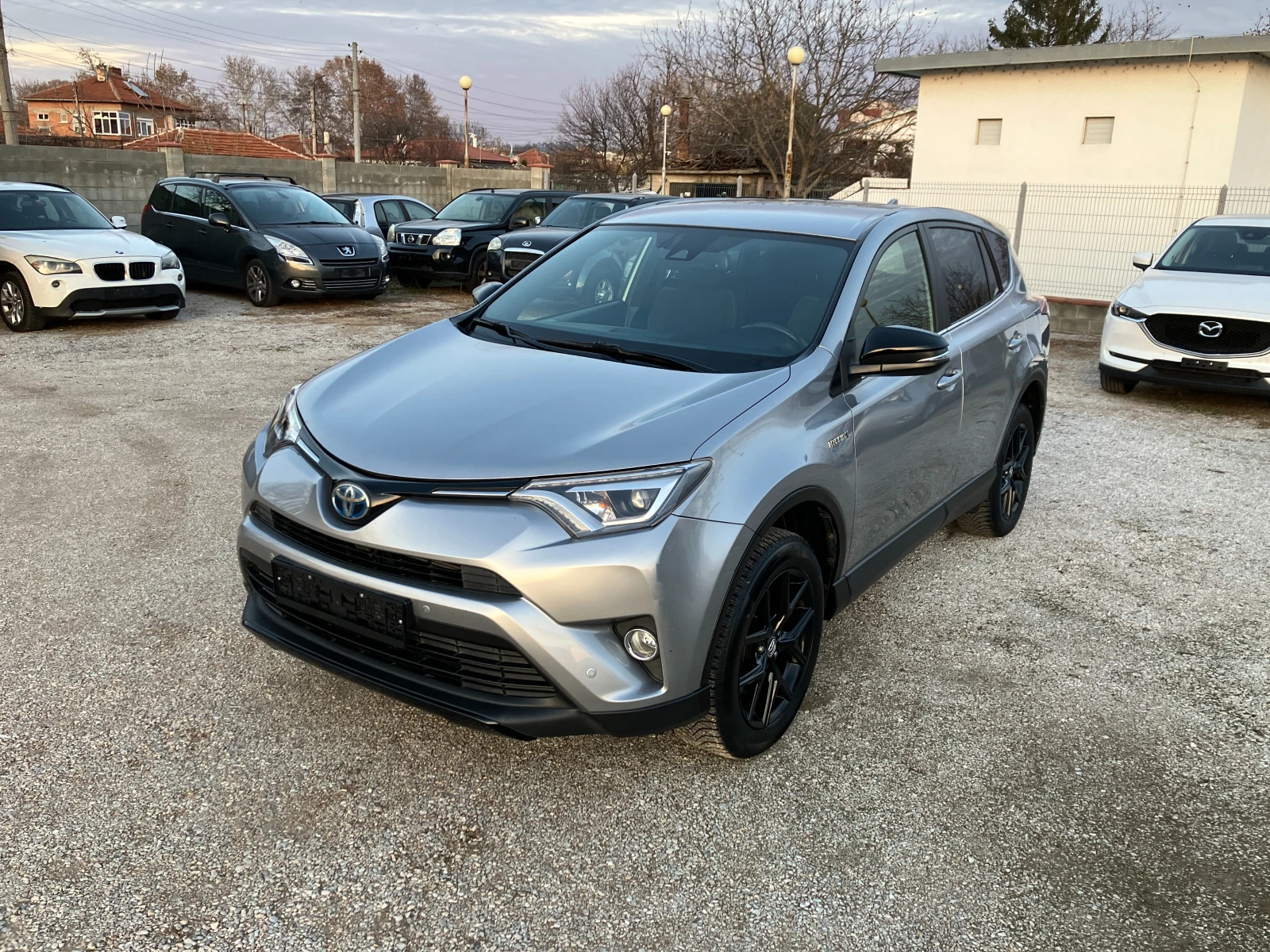 Toyota Rav4 2.5 Hybrid - изображение 2