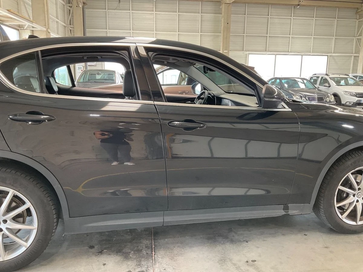 Alfa Romeo Stelvio, снимка 4 - Автомобили и джипове - 54033386