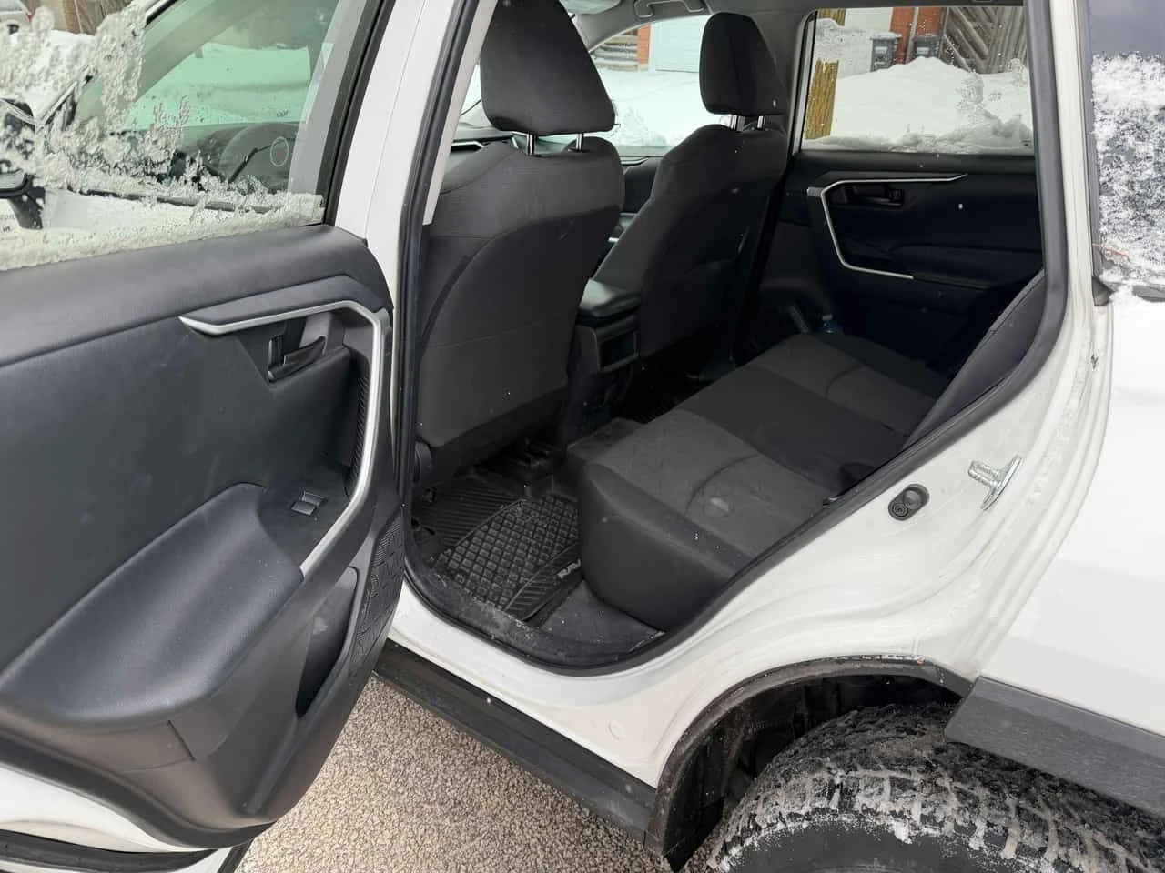 Toyota Rav4 LE AWD * ГЛАВНО ПРЕДСТАВИТЕЛСТВО* , снимка 12 - Автомобили и джипове - 54137660