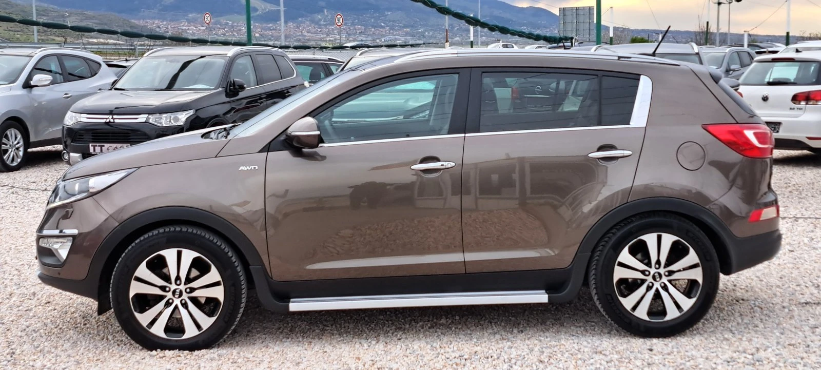 Kia Sportage 2.0i 4x4 Автомат, Кожа, Нави, камера, панорама, снимка 4 - Автомобили и джипове - 54150514