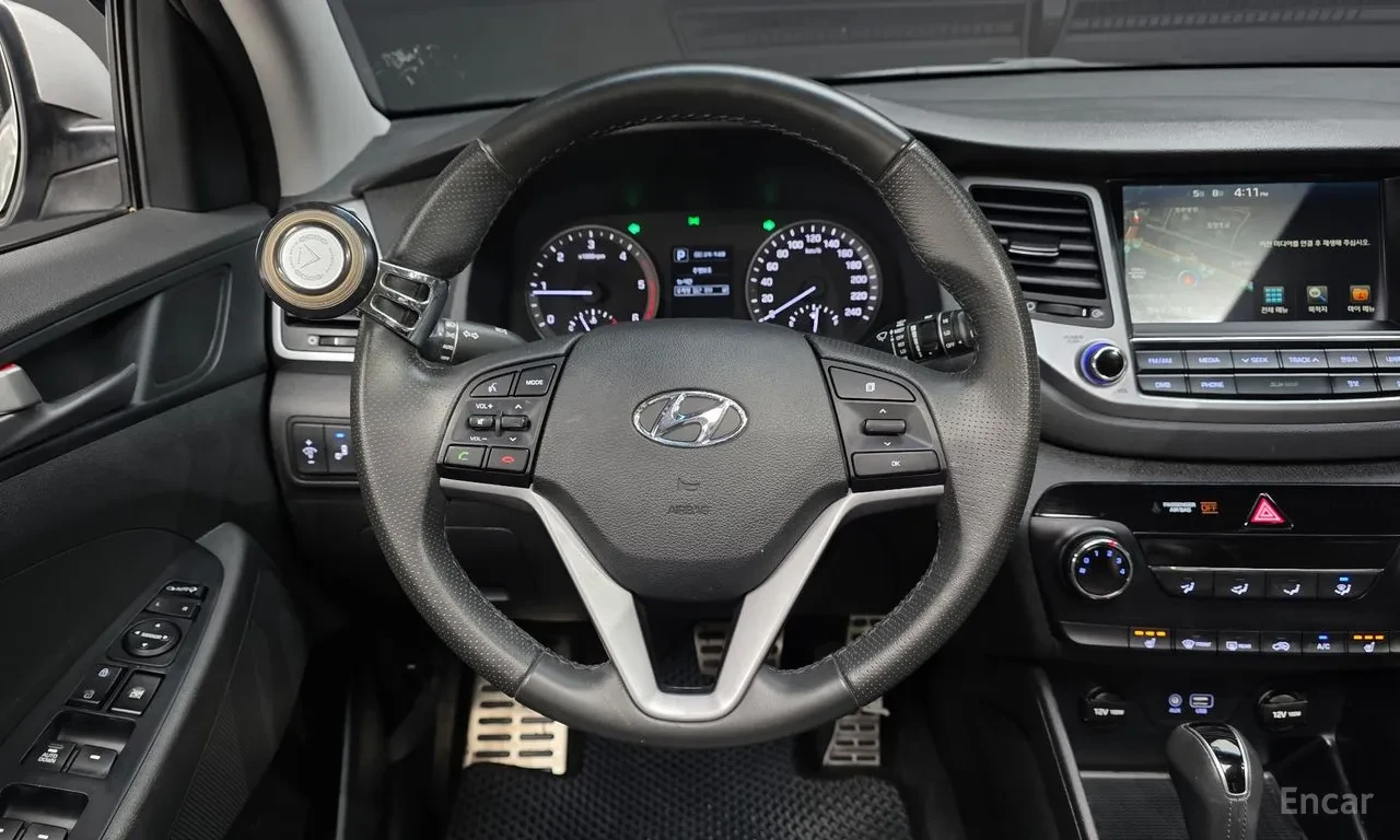 Hyundai Tucson 2.0 Diesel 4WD, снимка 9 - Автомобили и джипове - 54644858