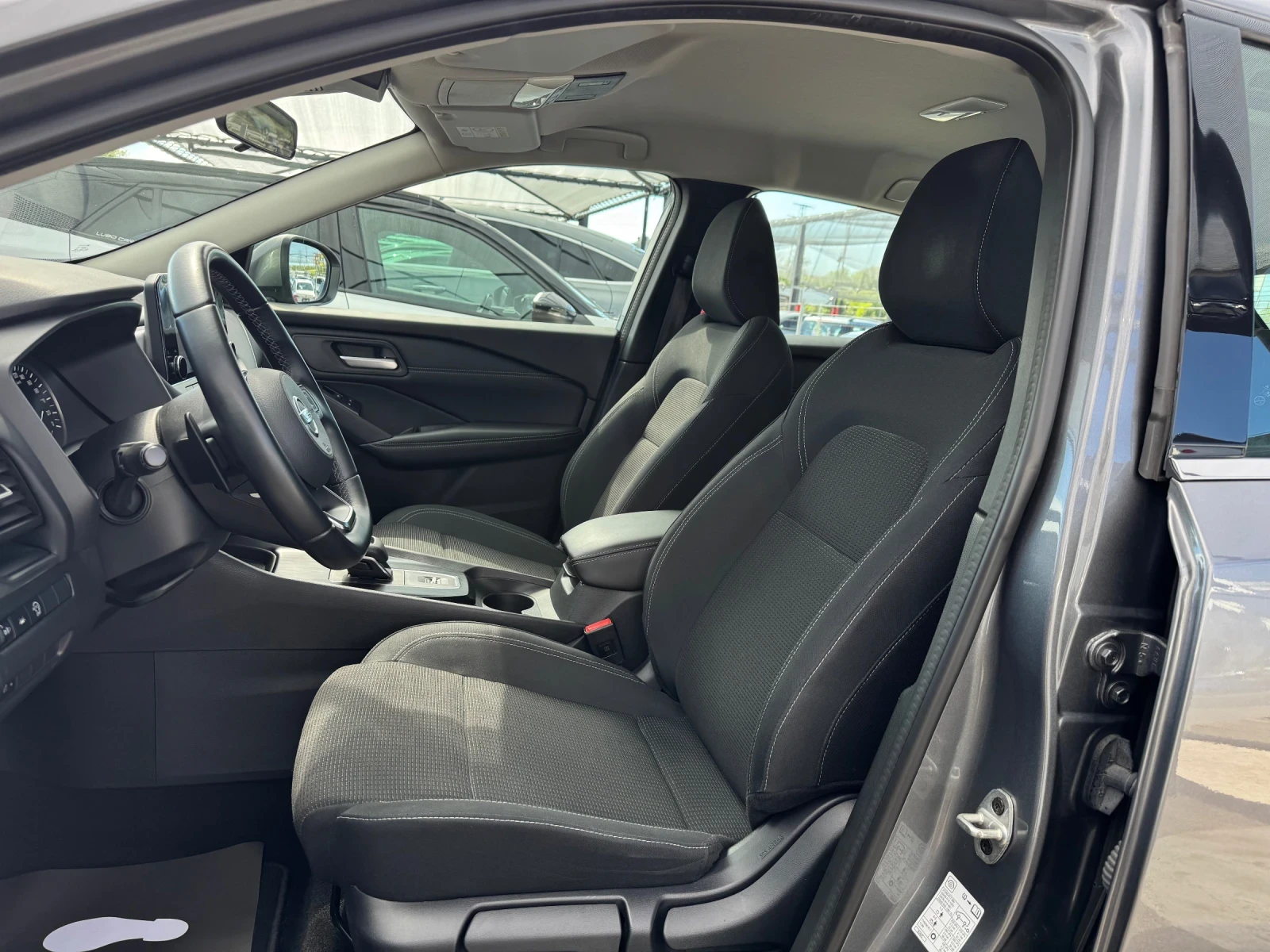 Nissan Qashqai 1.3i-HYBRID-АUT-KEYLESS-BLIND SPOT-360 CAM, снимка 10 - Автомобили и джипове - 54955680