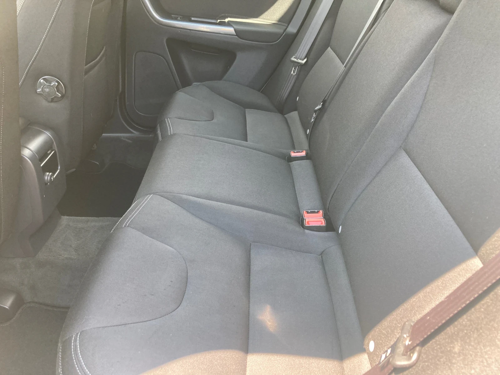 Volvo XC60 FACELIFT, снимка 13 - Автомобили и джипове - 55153863