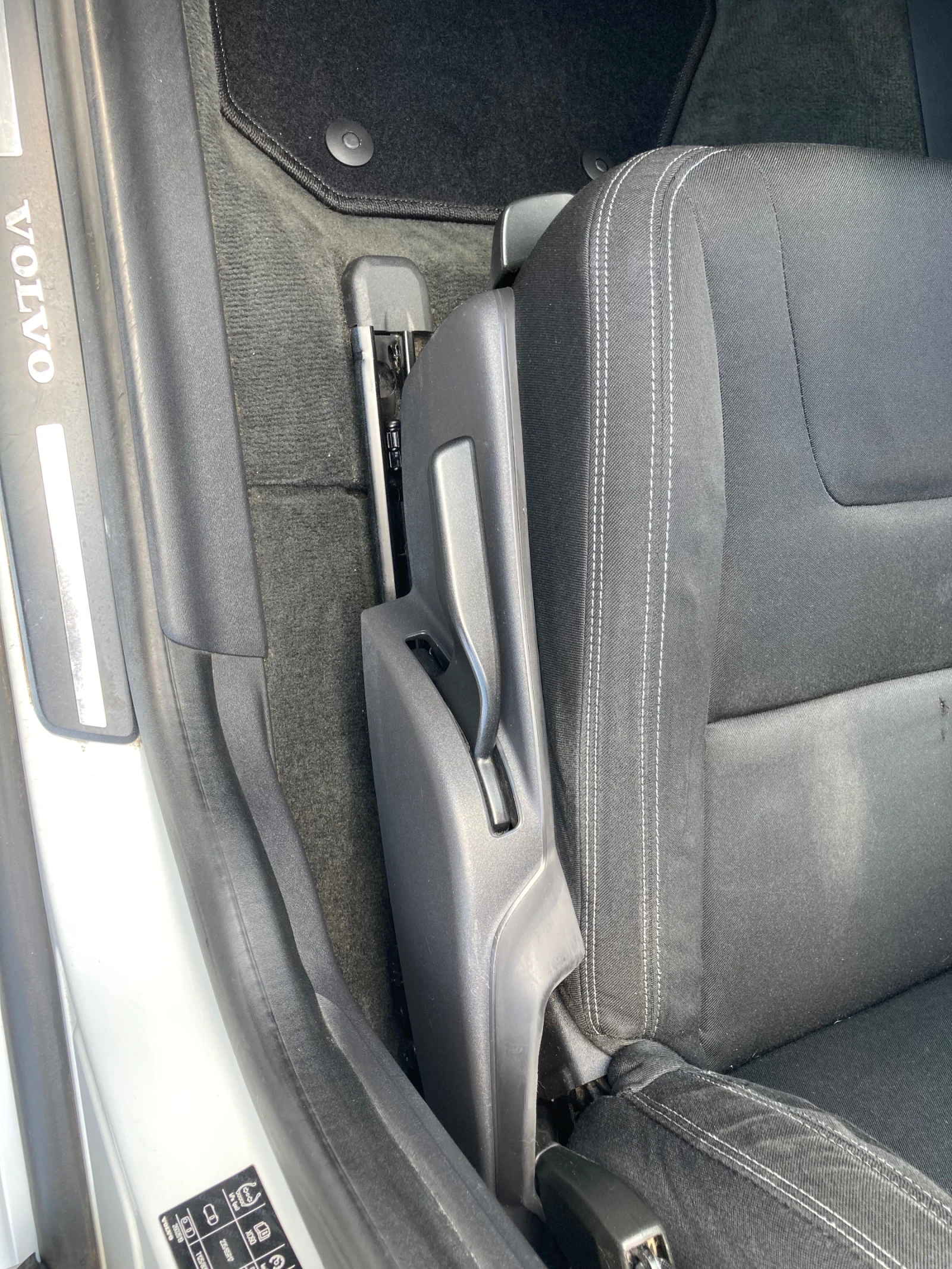 Volvo XC60 FACELIFT, снимка 9 - Автомобили и джипове - 55153863
