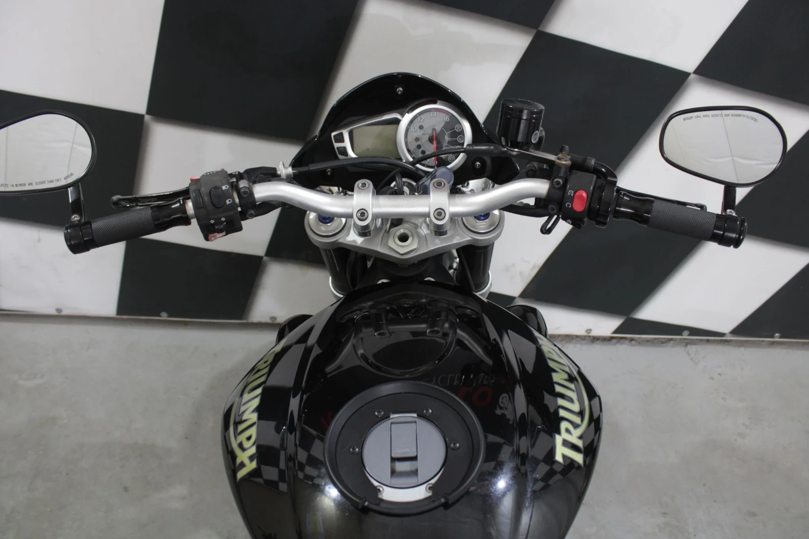 Triumph Speed Triple 675 2010г., снимка 8 - Мотоциклети и мототехника - 53892200