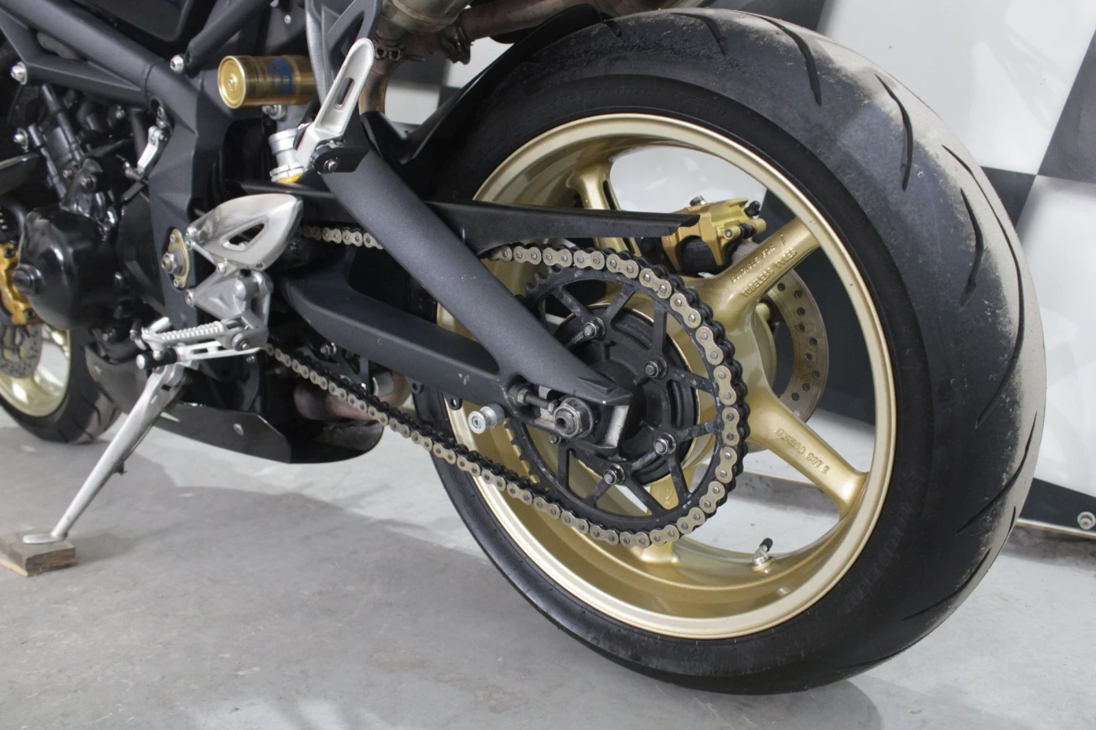 Triumph Speed Triple 675 2010г., снимка 16 - Мотоциклети и мототехника - 53892200