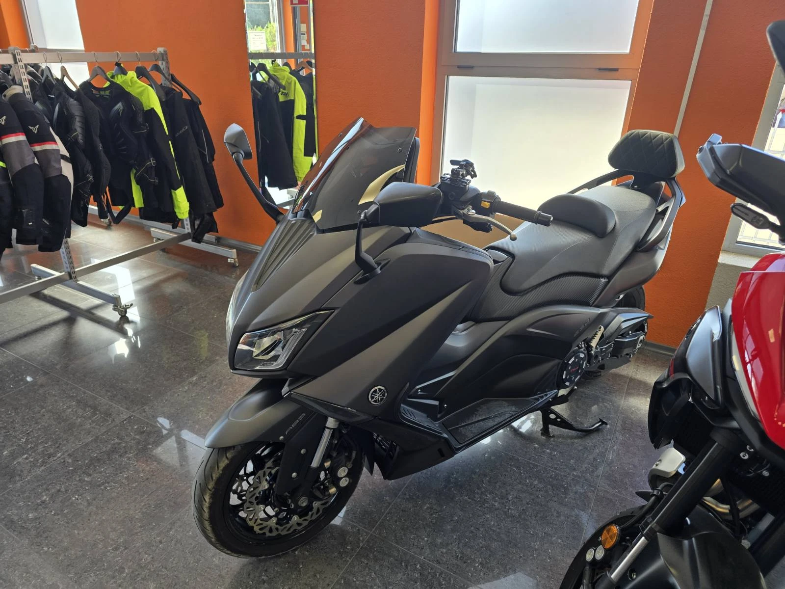 Yamaha T-max