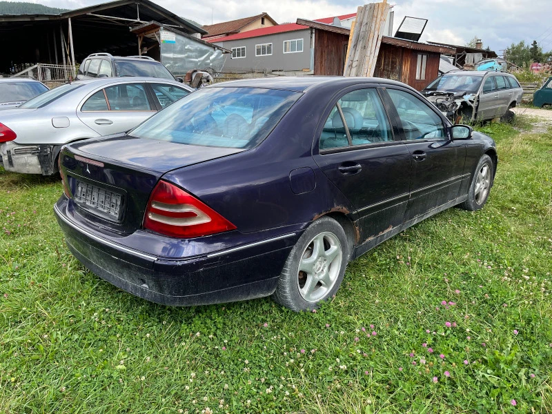 Mercedes-Benz C 220 На части, снимка 4 - Автомобили и джипове - 40982122