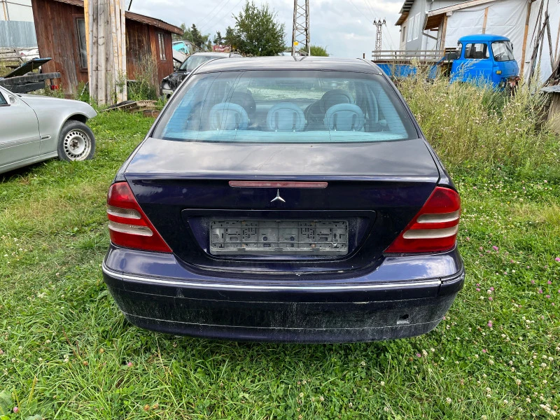 Mercedes-Benz C 220 На части, снимка 6 - Автомобили и джипове - 40982122