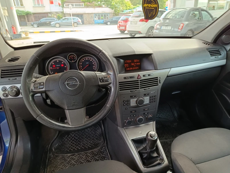 Opel Astra 1.9 cdti, снимка 6 - Автомобили и джипове - 47069404