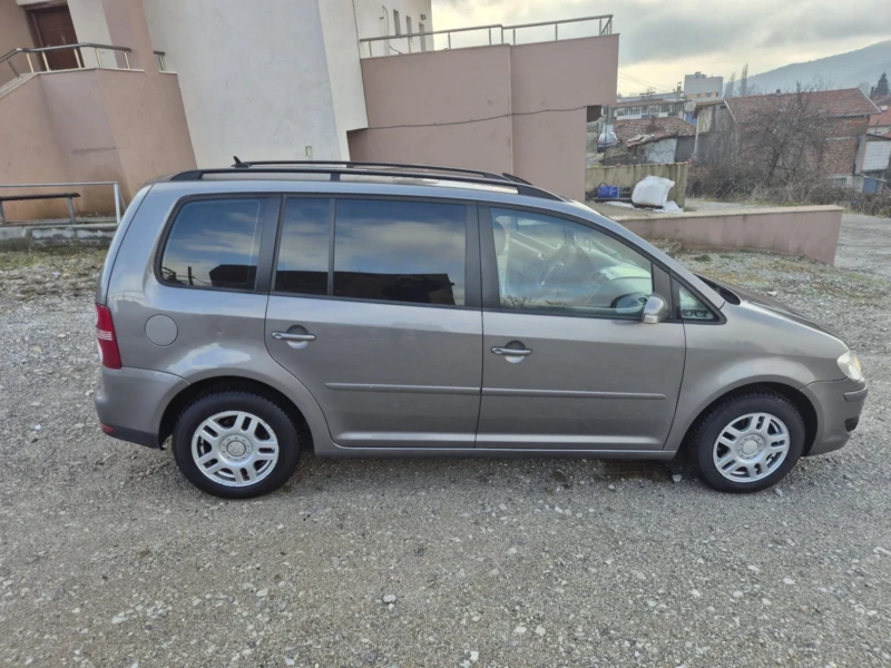 VW Touran BMM, снимка 3 - Автомобили и джипове - 48342598