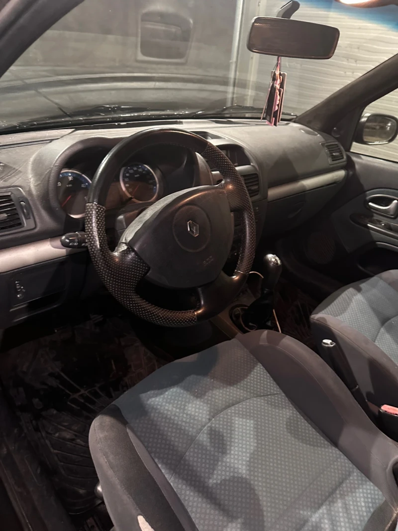 Renault Clio, снимка 5 - Автомобили и джипове - 48744197