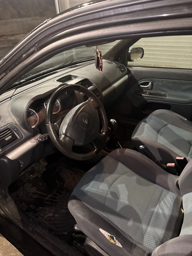 Renault Clio, снимка 6 - Автомобили и джипове - 48744197