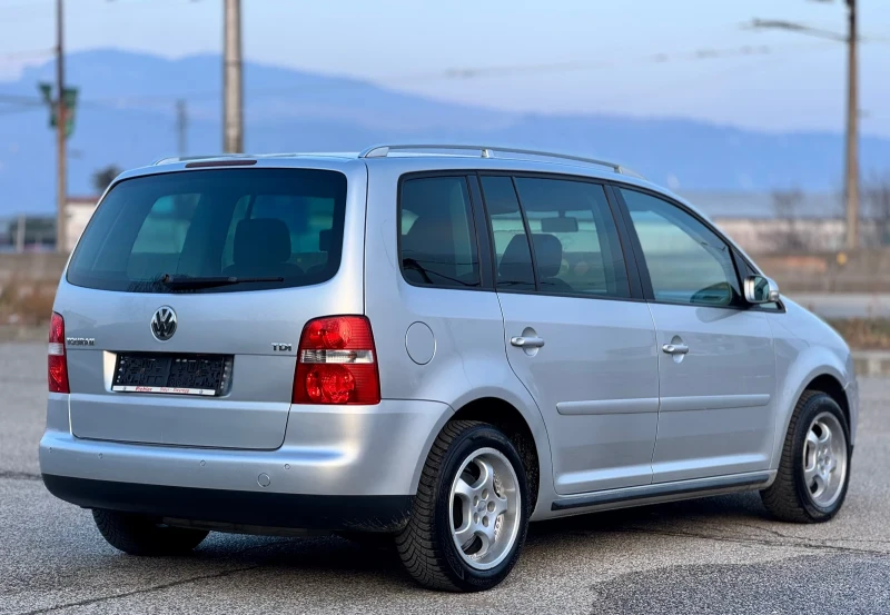 VW Touran 1.9TDi~105hp~BKC~DSG!, снимка 5 - Автомобили и джипове - 49261054