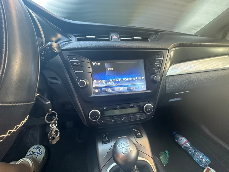 Toyota Avensis, снимка 7 - Автомобили и джипове - 52350920