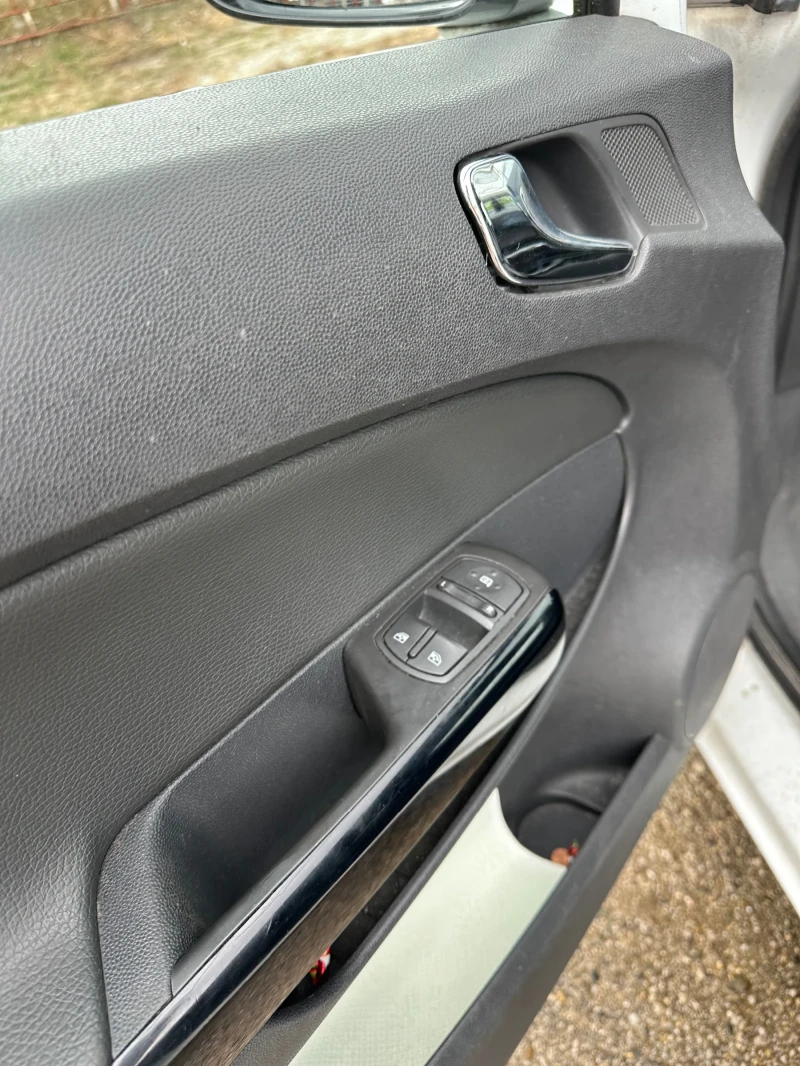 Opel Corsa 1.2 , снимка 10 - Автомобили и джипове - 53089072