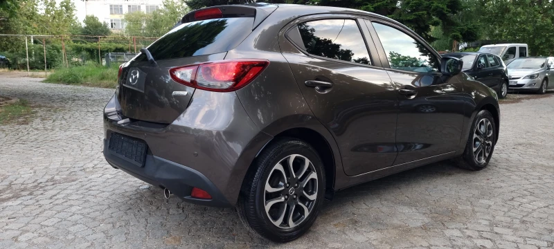 Mazda 2 1.5i SkyG * 6 ск.* KEYLESS* HEAD UP* LANE ASSIST* , снимка 5 - Автомобили и джипове - 51695806