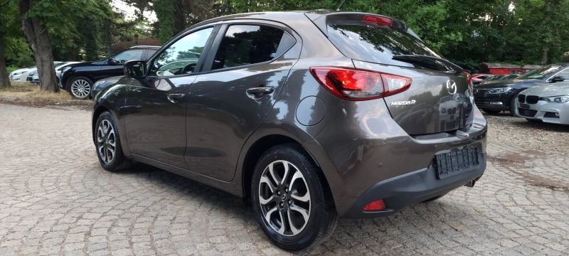 Mazda 2 1.5i SkyG * 6 ск.* KEYLESS* HEAD UP* LANE ASSIST* , снимка 7 - Автомобили и джипове - 51695806