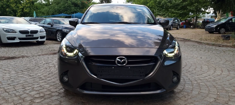 Mazda 2 1.5i SkyG * 6 ск.* KEYLESS* HEAD UP* LANE ASSIST* , снимка 2 - Автомобили и джипове - 51695806