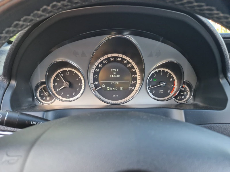 Mercedes-Benz E 250 CGI, снимка 15 - Автомобили и джипове - 52036963