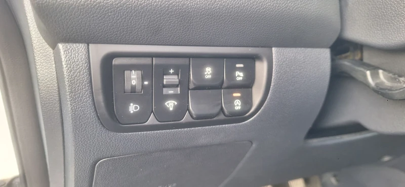 Kia Rio, снимка 13 - Автомобили и джипове - 52668589