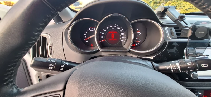 Kia Rio, снимка 9 - Автомобили и джипове - 52668589