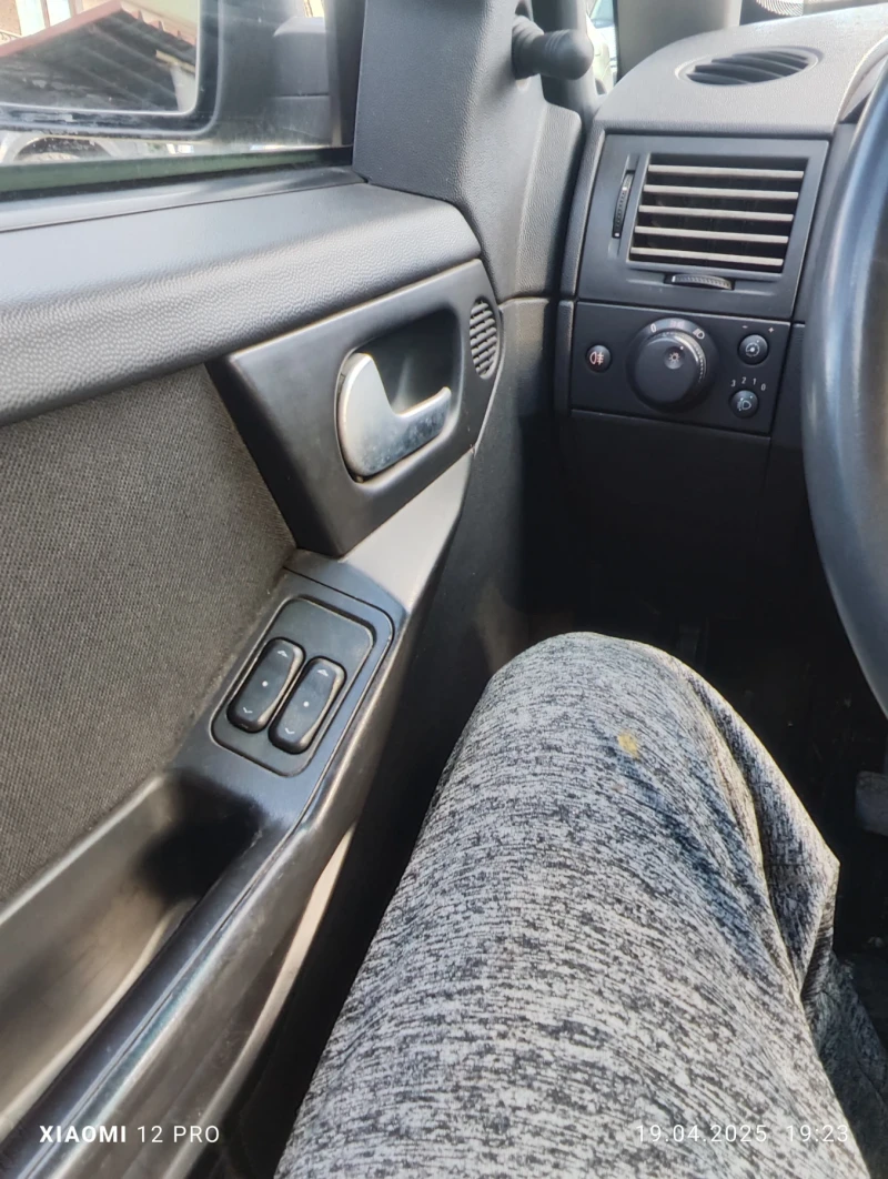 Opel Meriva, снимка 11 - Автомобили и джипове - 52503139