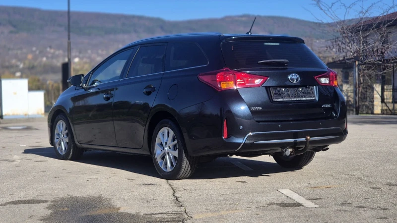 Toyota Auris Touring sports 2.0d4d, снимка 6 - Автомобили и джипове - 52524089