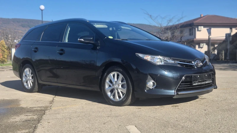 Toyota Auris Touring sports 2.0d4d, снимка 3 - Автомобили и джипове - 52524089
