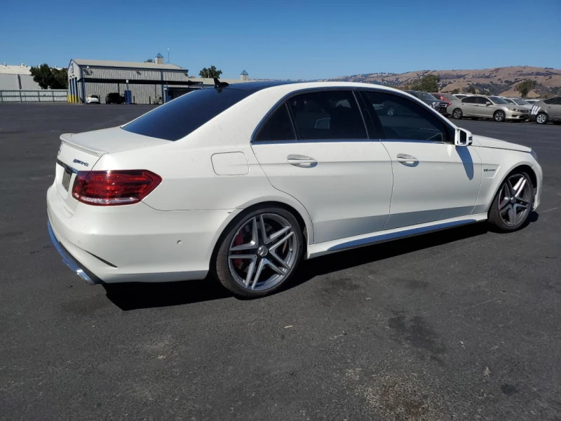 Mercedes-Benz E 63 AMG -S * Keyless Go* Lane assist* Distronic Plus* , снимка 4 - Автомобили и джипове - 52536474