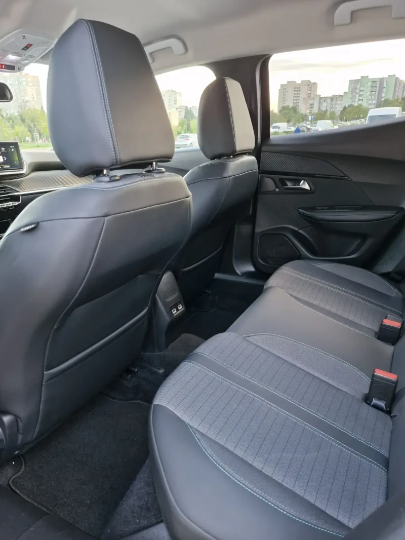 Peugeot 2008 1.5 HDi ALLURE , снимка 12 - Автомобили и джипове - 52964209