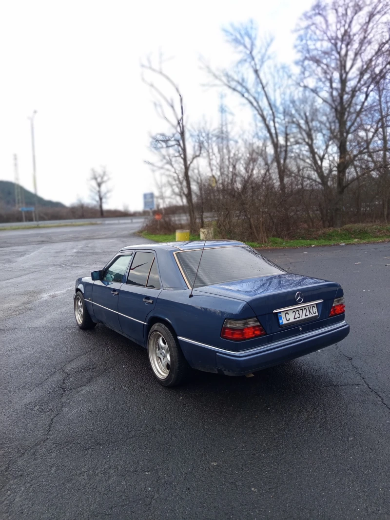 Mercedes-Benz 124 200E, снимка 4 - Автомобили и джипове - 53467008