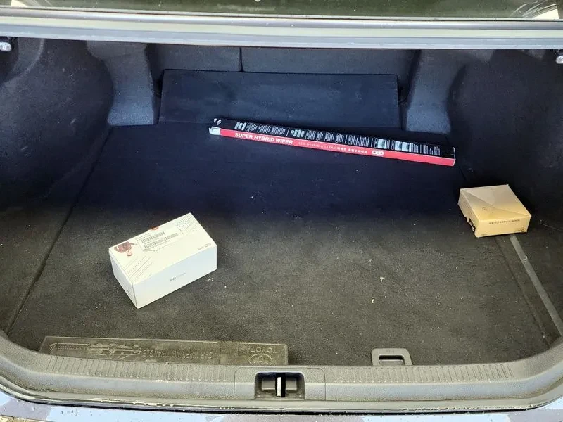 Toyota Camry XLE 2.5 Хибрид, снимка 13 - Автомобили и джипове - 55432318