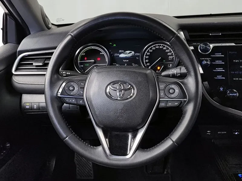 Toyota Camry XLE 2.5 Хибрид, снимка 4 - Автомобили и джипове - 55432318