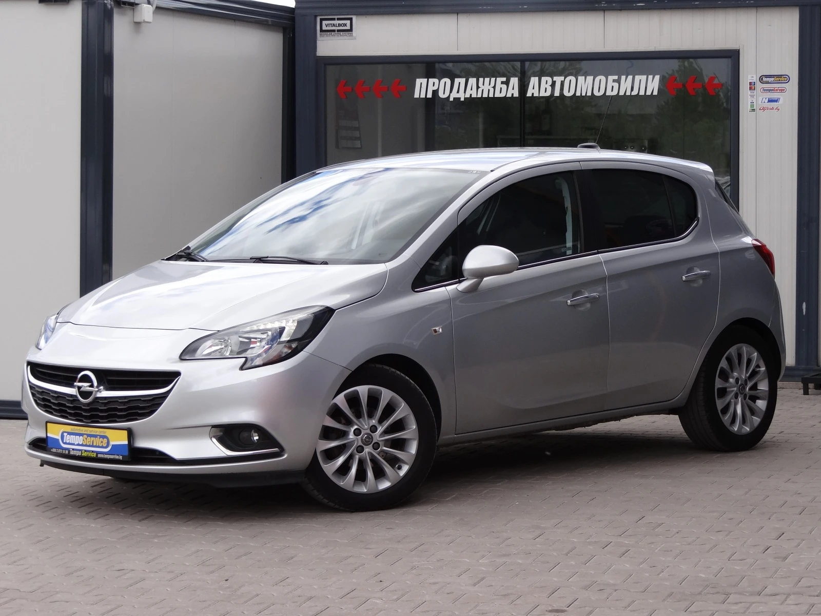 Opel Corsa 1.4i - 90k.c. - Cosmo / Автоматик / Euro-6 / - изображение 2