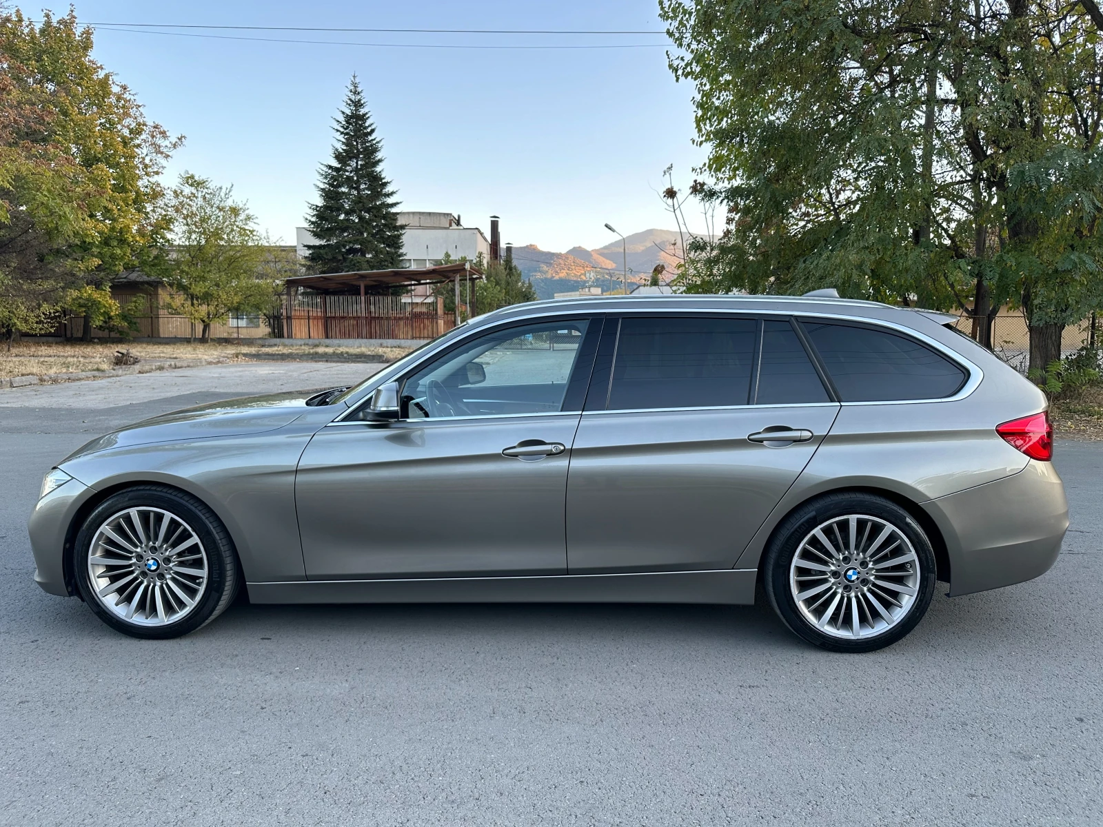 BMW 320 d X-DRIVE 190к.с FACALIFT LUXURY - изображение 7