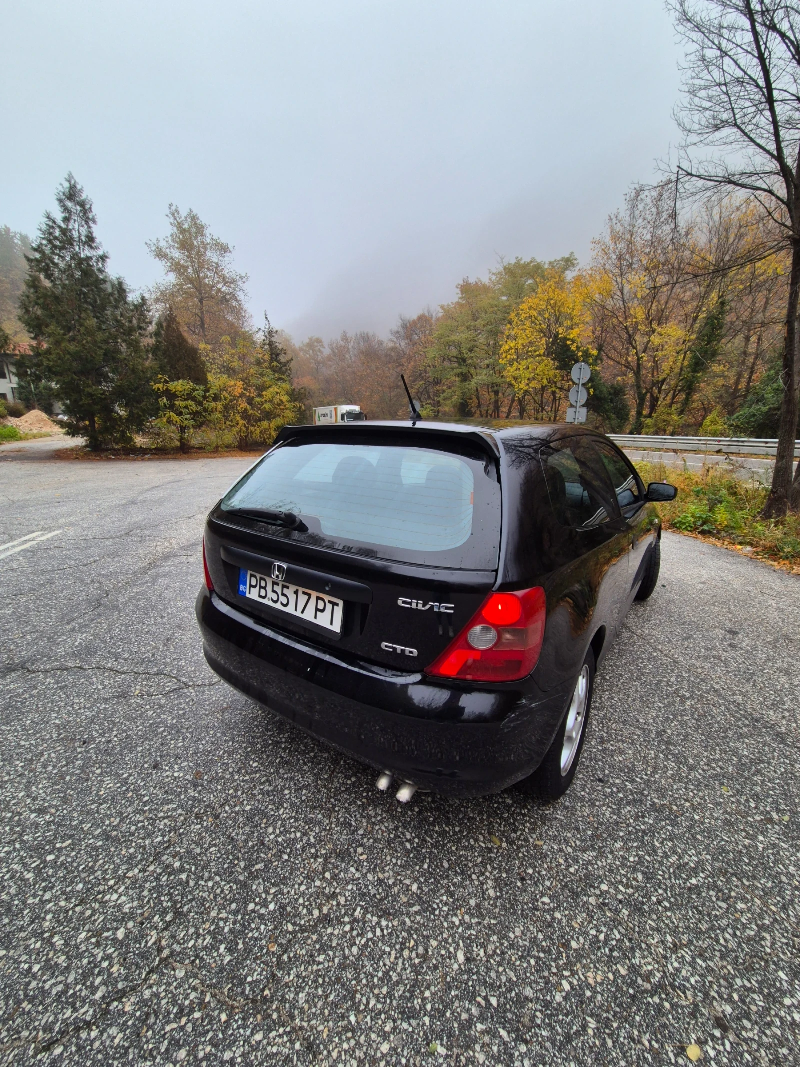 Honda Civic 1.7 - изображение 2