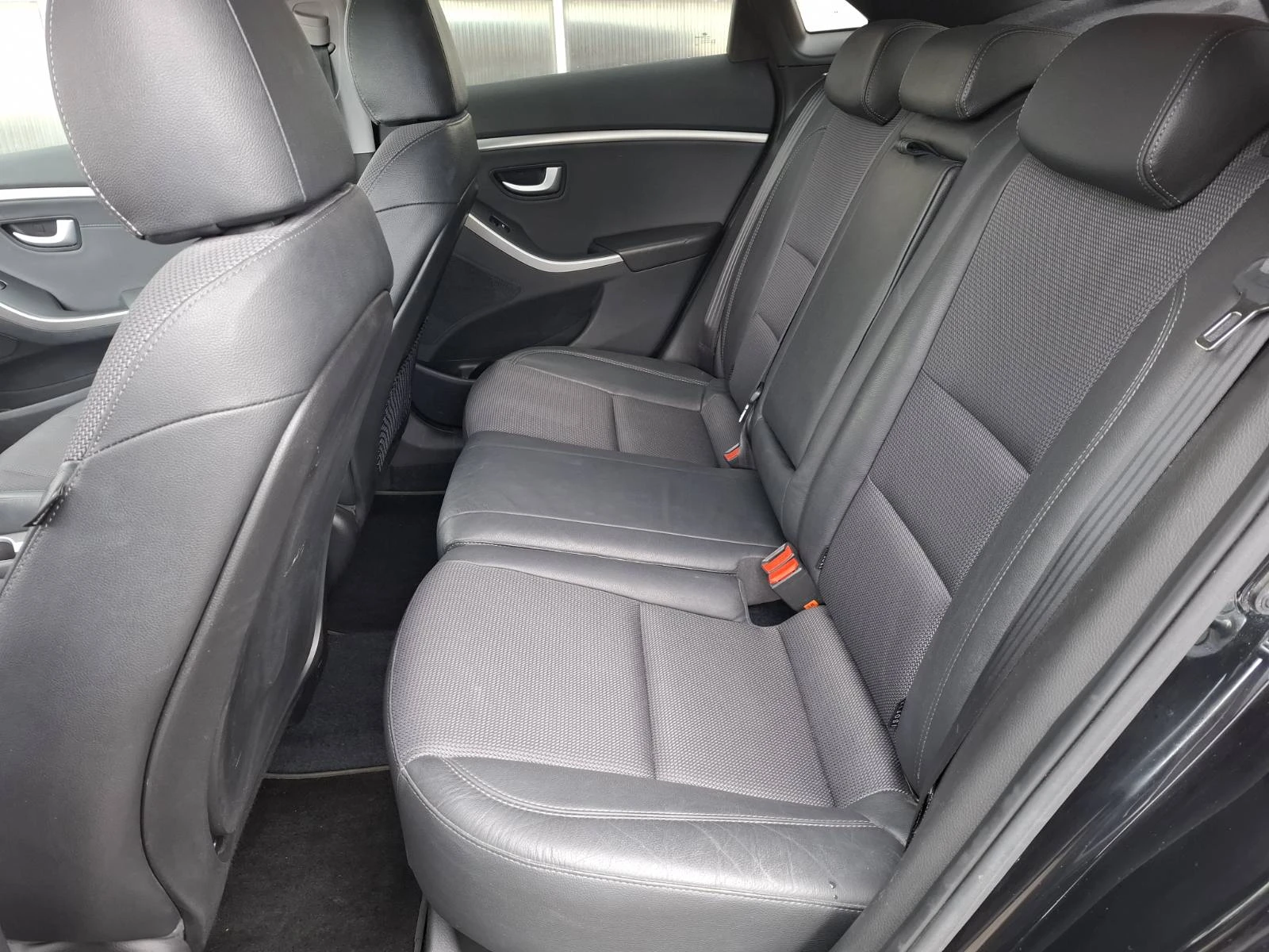 Hyundai I30 1.6CRDi A�������� �URO5b | Mobile.bg � ����������� 11