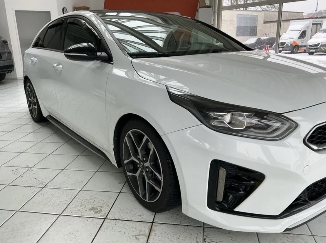 Kia Pro ceed 1.6CRDI-GT-Line-Лизинг през Уникредит по 275 евро - изображение 3