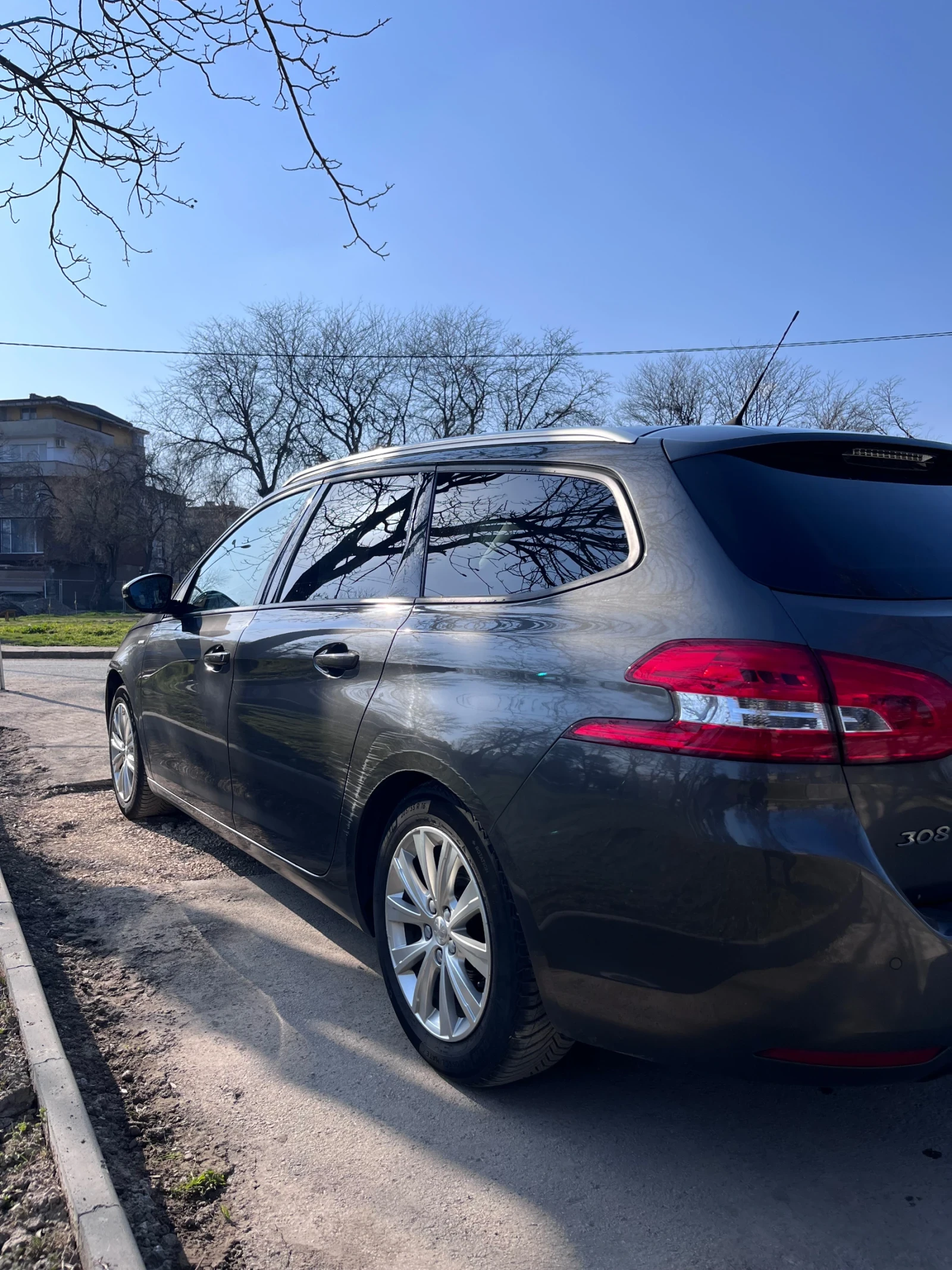 Peugeot 308 1.2i, снимка 4 - Автомобили и джипове - 53880312