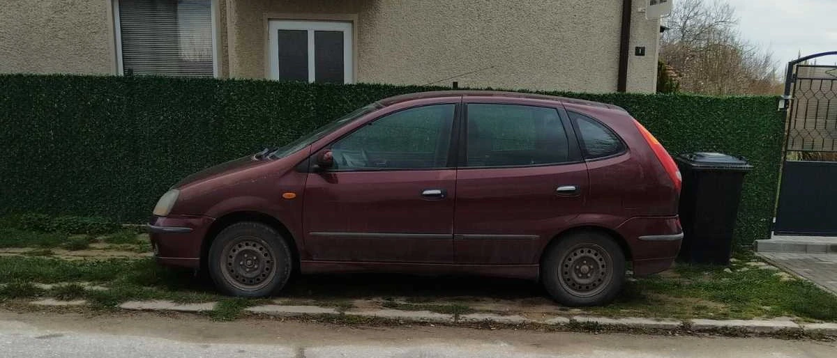 Nissan Almera tino