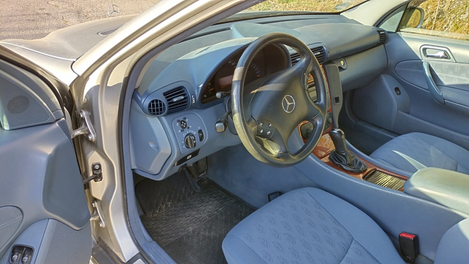 Mercedes-Benz C 180 W203, снимка 7 - Автомобили и джипове - 54250458