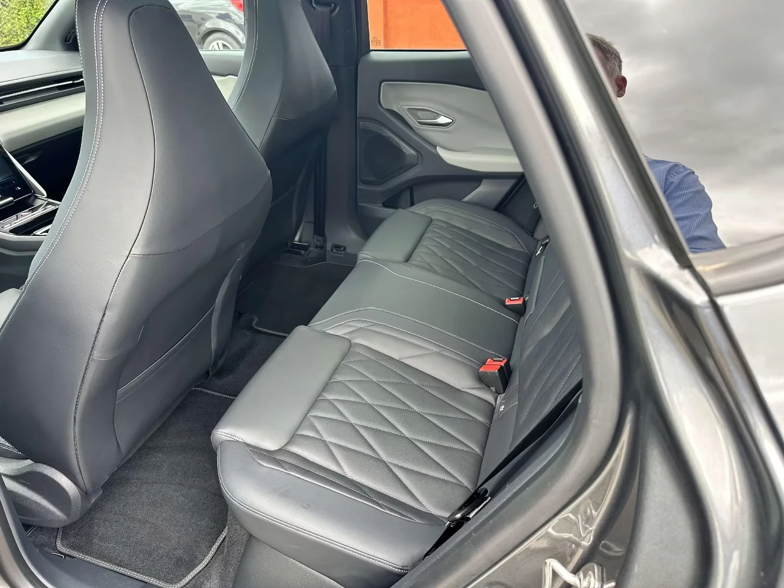 Ford Capri PREMIUM AWD 340hp DISTR MATRIX PANO HUD B/O W/P | Mobile.bg � ����������� 13