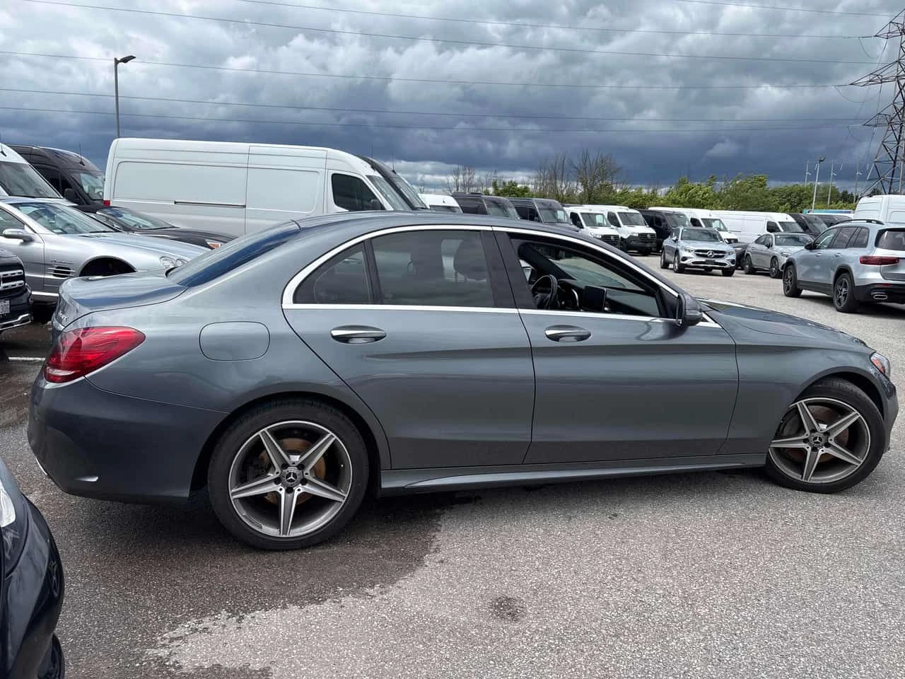 Mercedes-Benz C 300 * ГЛАВНО ПРЕДСТАВИТЕЛСТВО НА MERCEDES-BENZ, снимка 4 - Автомобили и джипове - 54975350