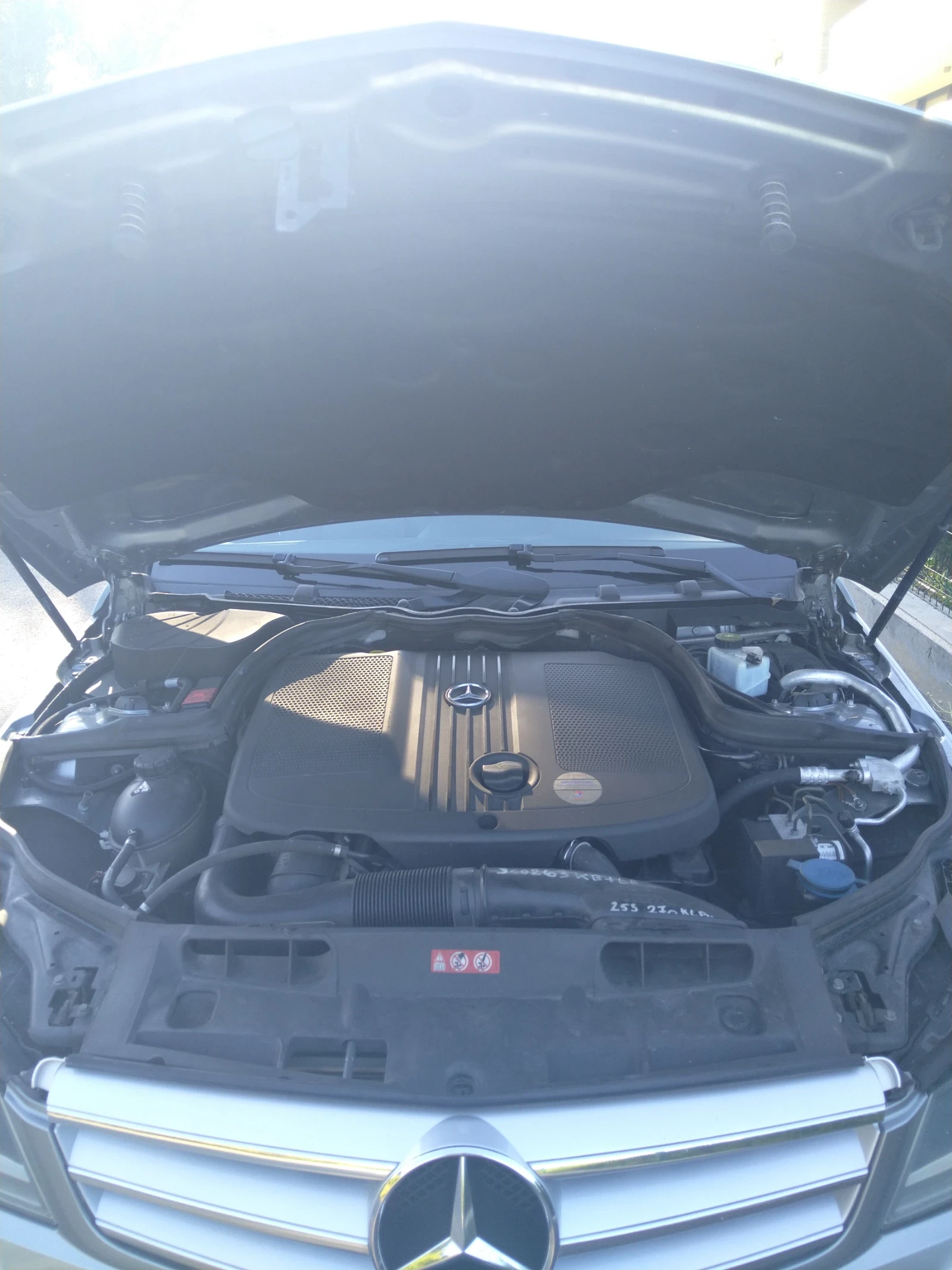 Mercedes-Benz C 180 Фейслифт, снимка 7 - Автомобили и джипове - 55656389