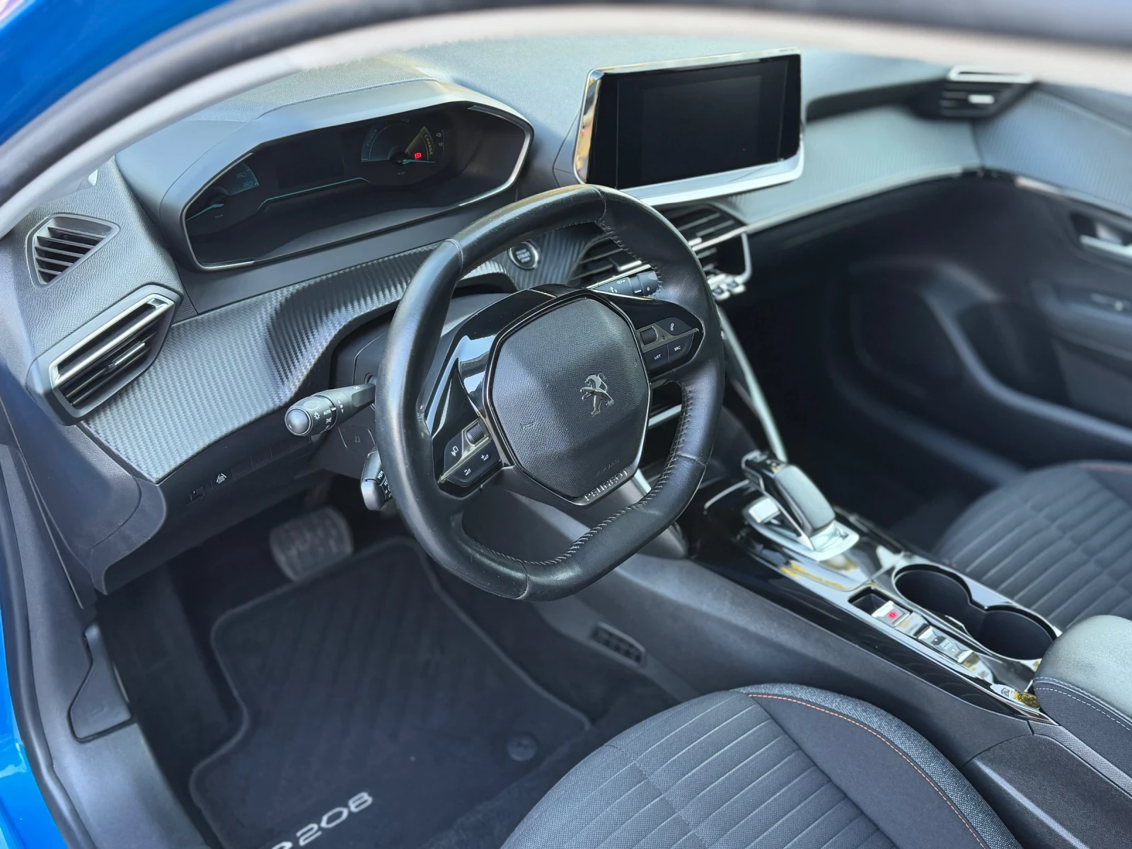 Peugeot 208 Electric drive, снимка 9 - Автомобили и джипове - 55421084