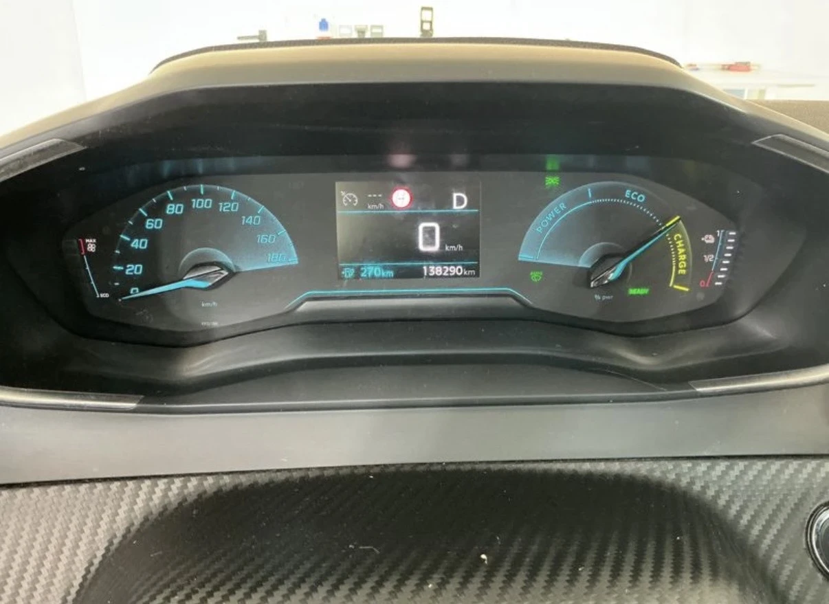 Peugeot 208 Electric drive, снимка 11 - Автомобили и джипове - 55421084