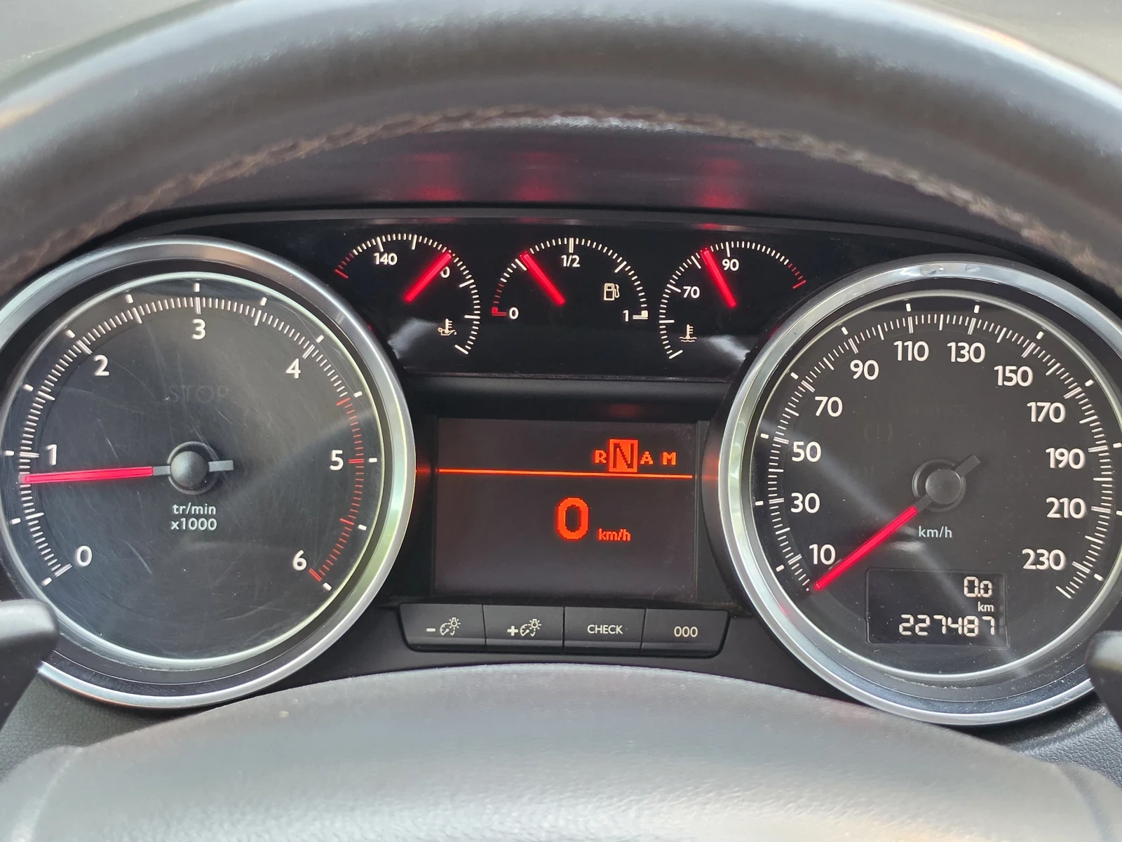 Peugeot 508 1.6 e-HDI, снимка 11 - Автомобили и джипове - 55740463