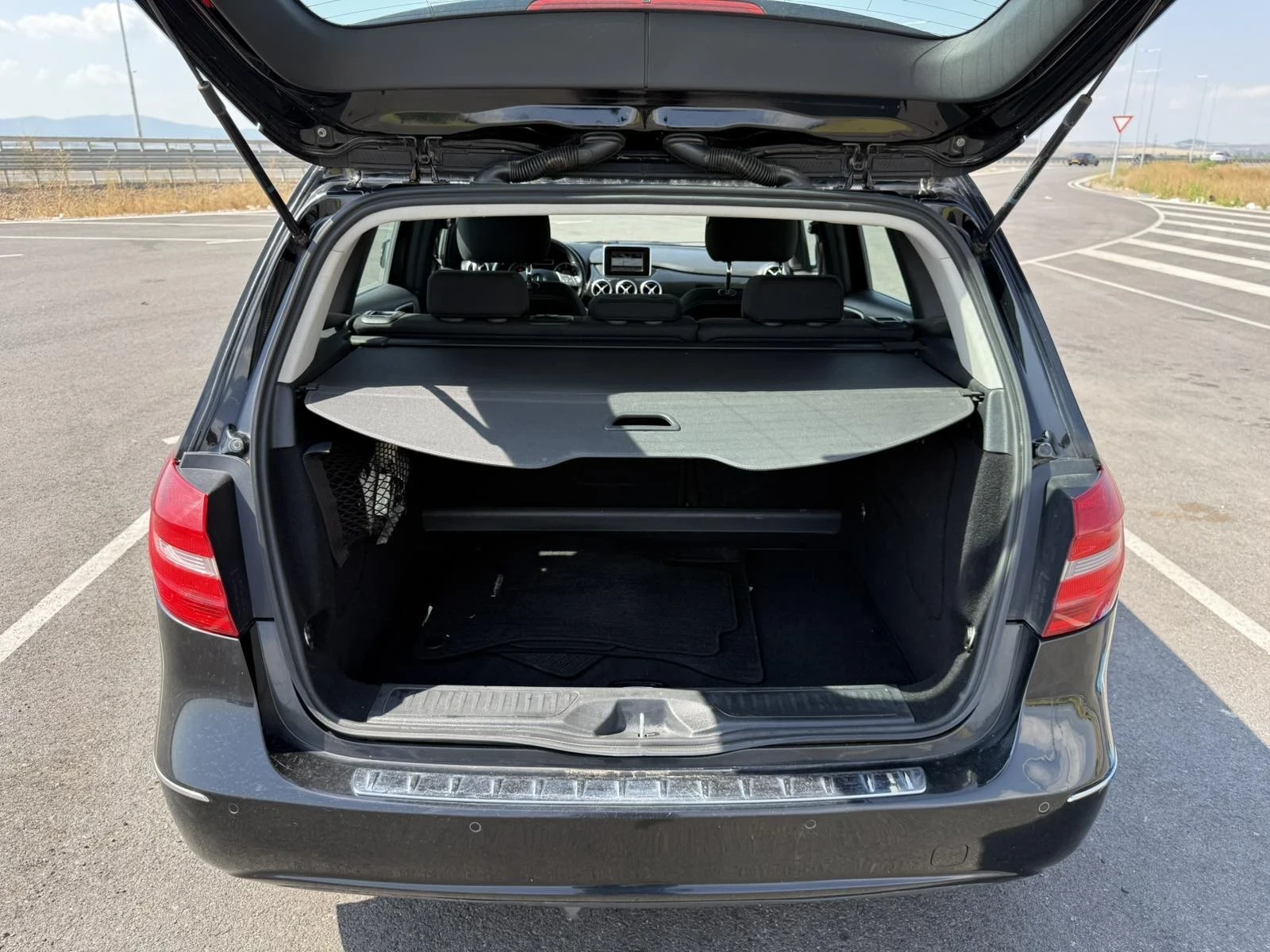 Mercedes-Benz B 180, снимка 9 - Автомобили и джипове - 56049053
